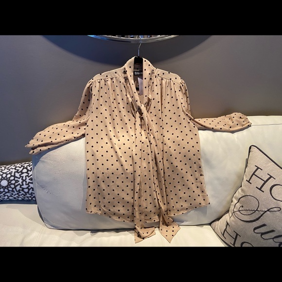 NEW NWT - Kiss Bow Blouse Beige Nude Tan Black Polka Dots 3/4 sleeves - size XL - Picture 2 of 5